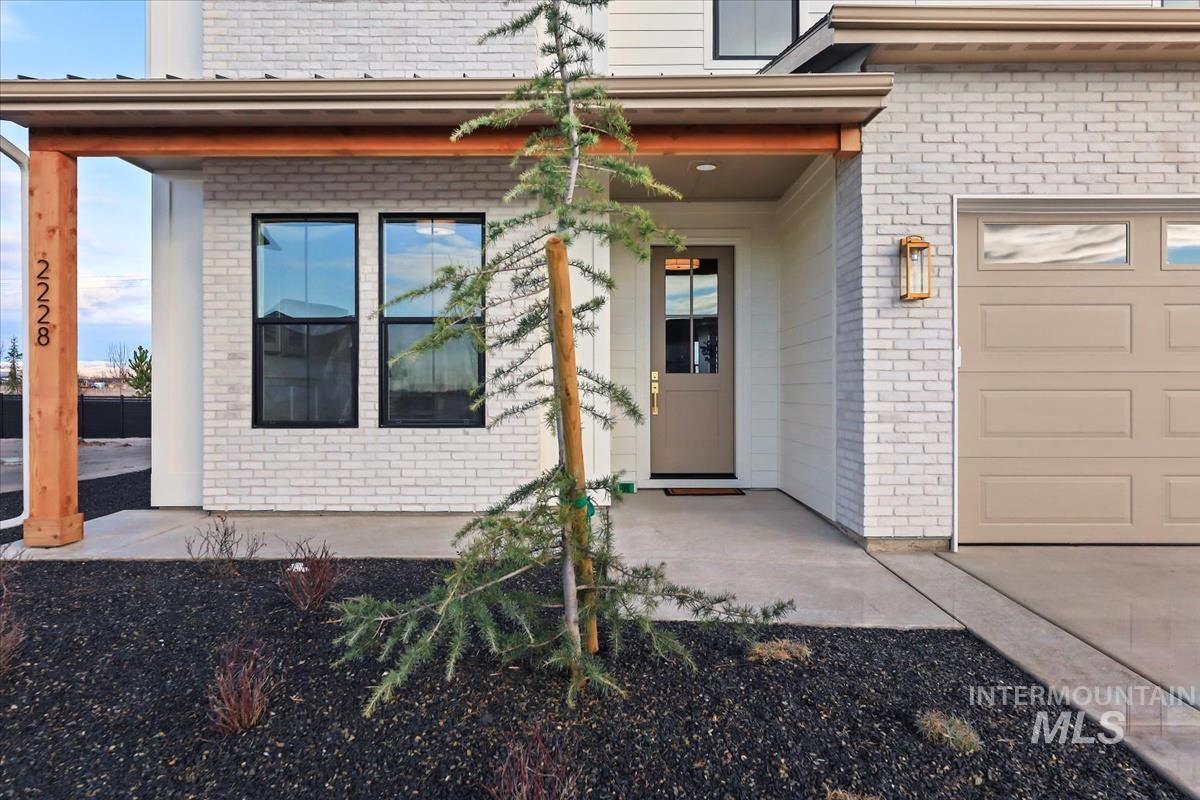 2228 N Palaestra Ave, Eagle, Idaho 83616, 5 Bedrooms, 3.5 Bathrooms, Residential For Sale, Price $949,000, 98952579