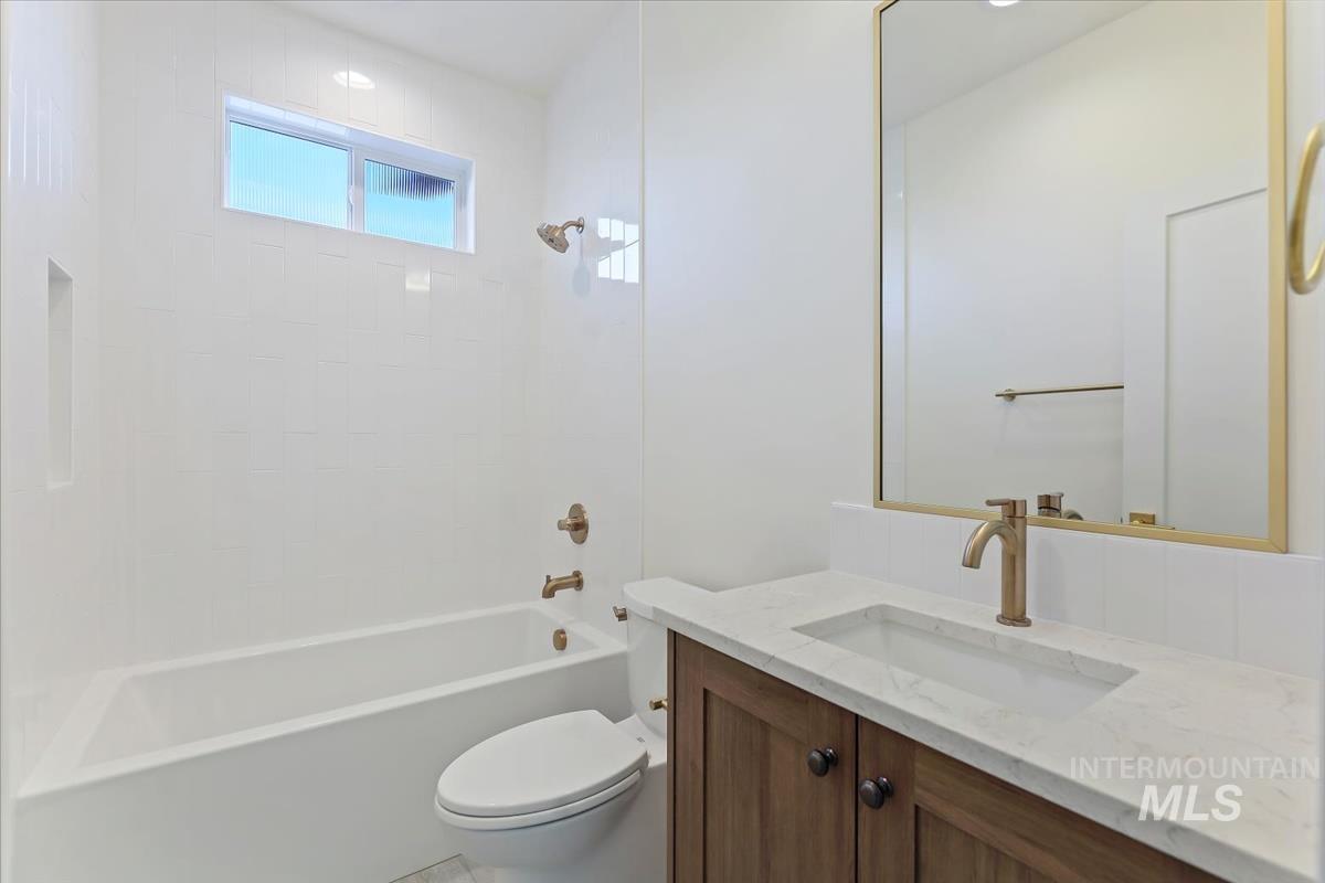 2228 N Palaestra Ave, Eagle, Idaho 83616, 5 Bedrooms, 3.5 Bathrooms, Residential For Sale, Price $1,079,000,MLS 98952579