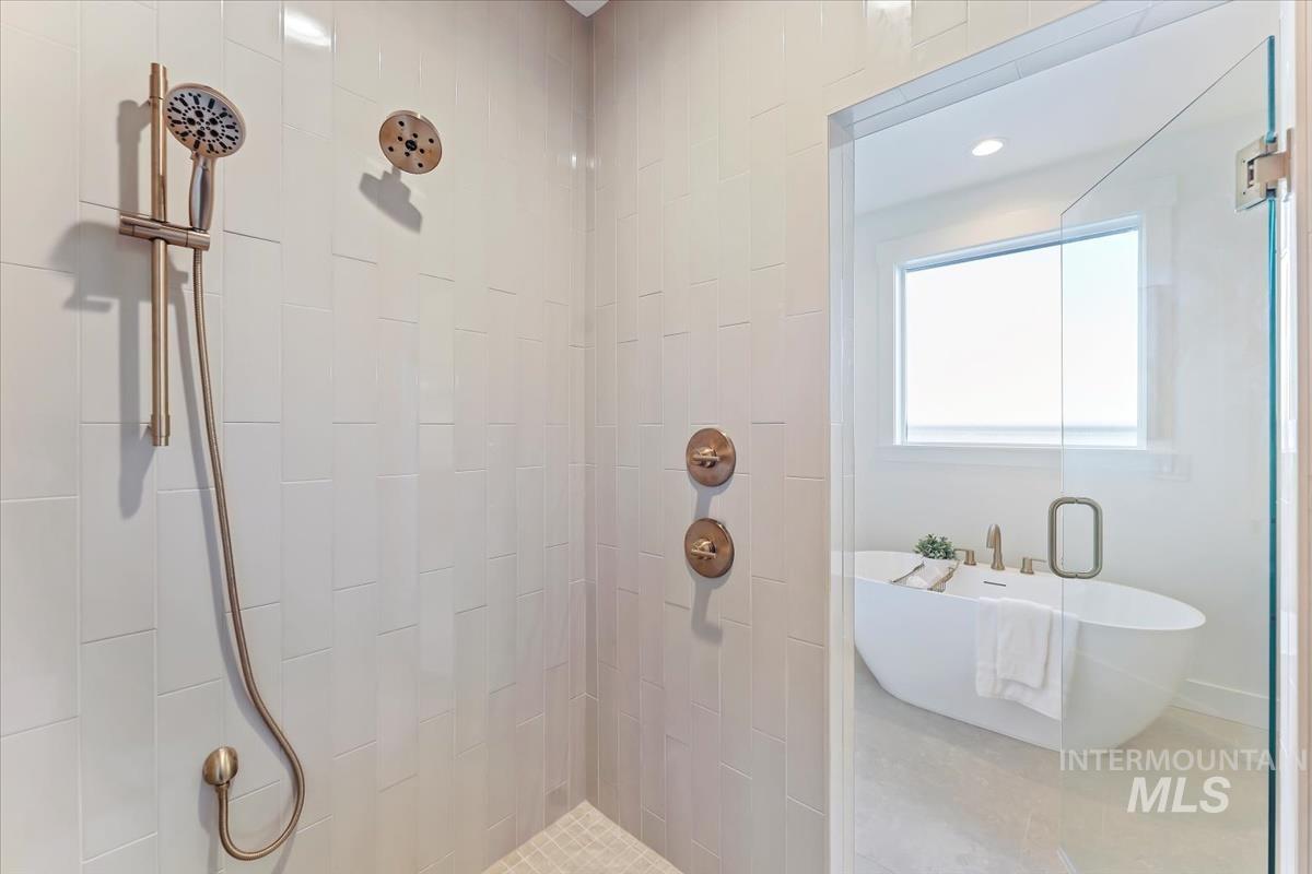 2228 N Palaestra Ave, Eagle, Idaho 83616, 5 Bedrooms, 3.5 Bathrooms, Residential For Sale, Price $1,079,000,MLS 98952579