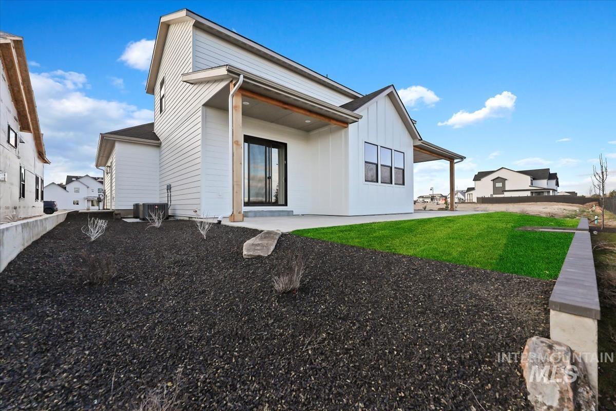 2228 N Palaestra Ave, Eagle, Idaho 83616, 5 Bedrooms, 3.5 Bathrooms, Residential For Sale, Price $1,079,000,MLS 98952579