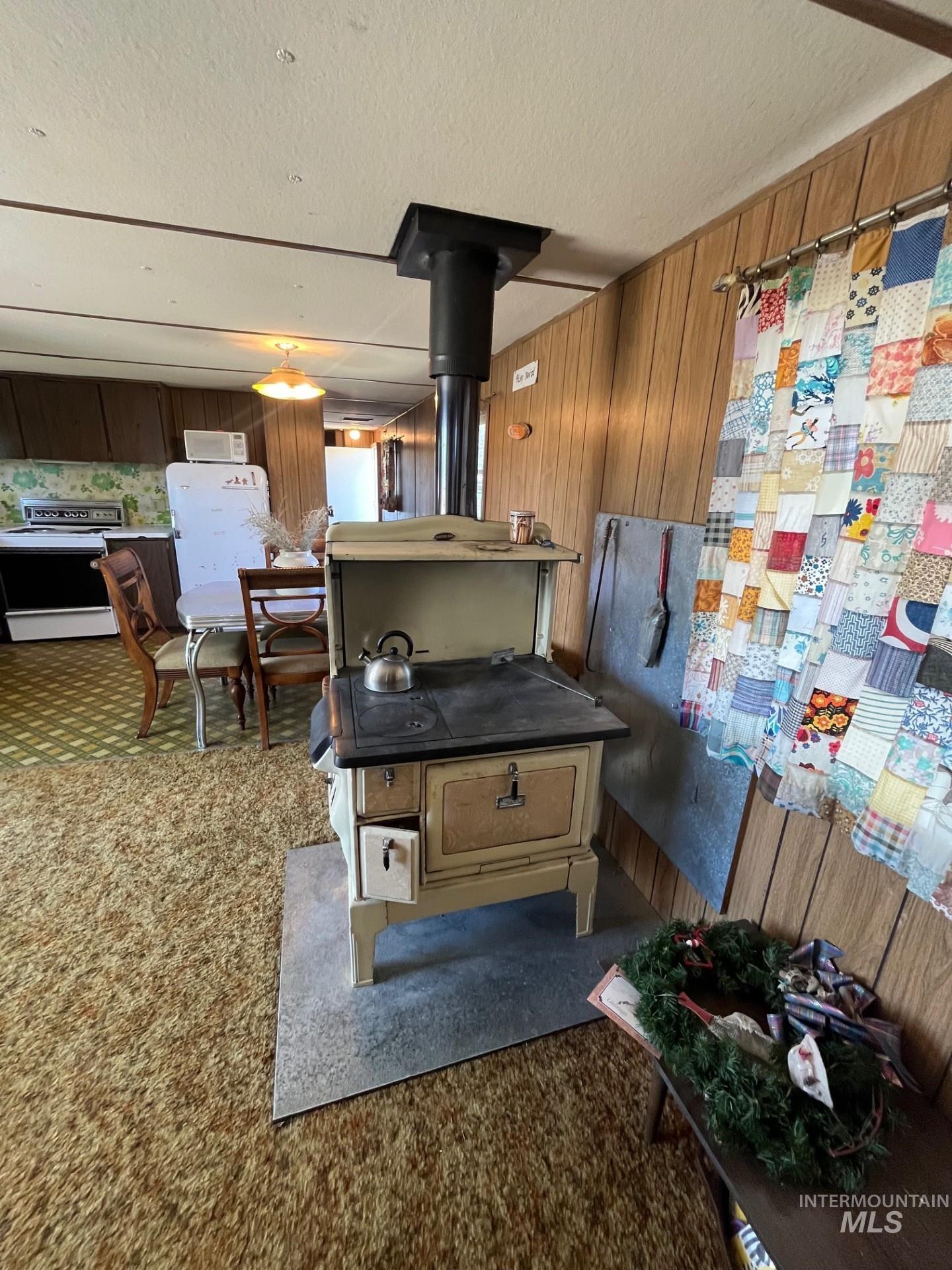 106 + 108 Gates Rd., West Magic, Idaho 83352, 2 Bedrooms, 1 Bathroom, Residential For Sale, Price $159,000,MLS 98952847