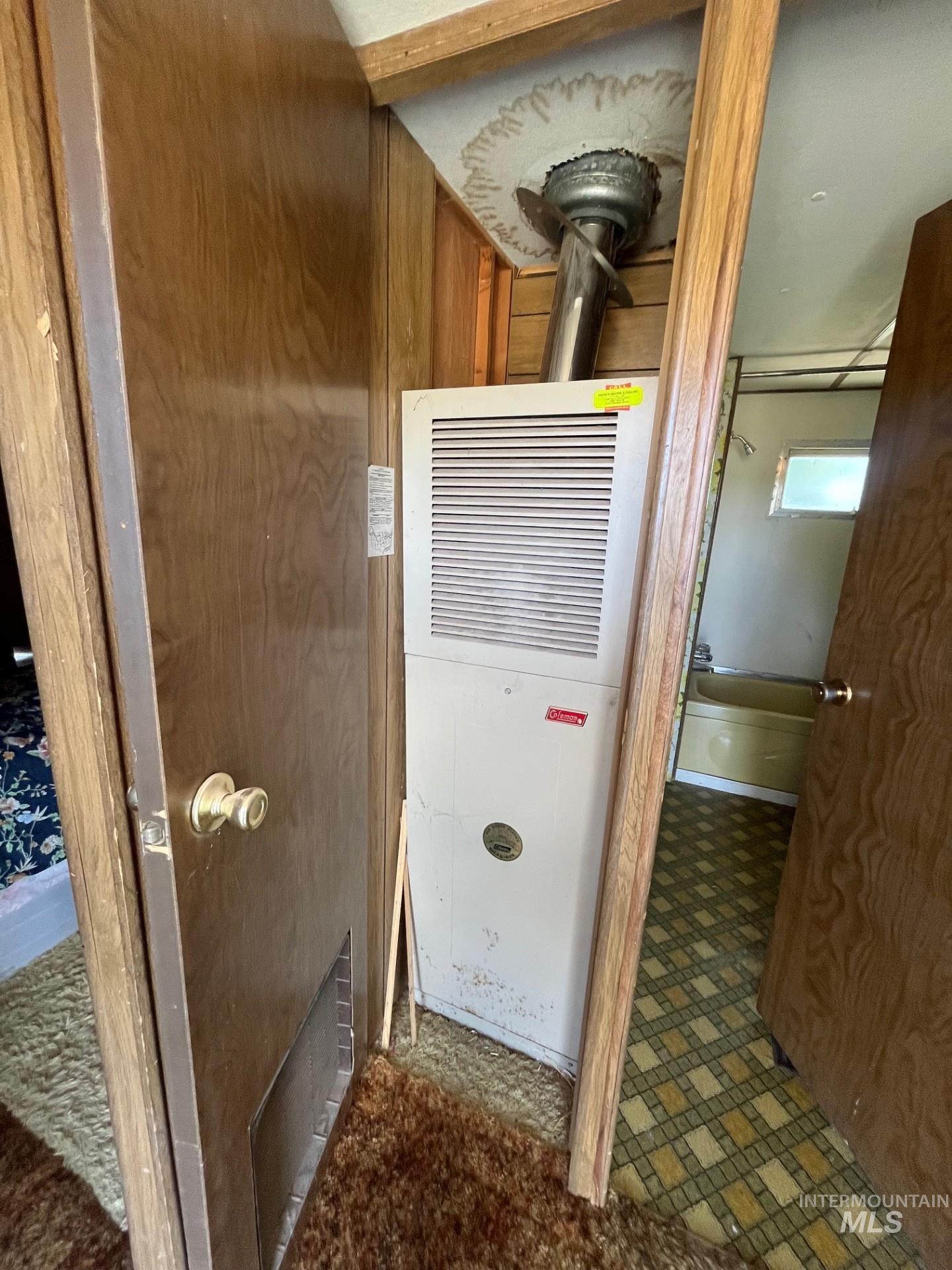 106 + 108 Gates Rd., West Magic, Idaho 83352, 2 Bedrooms, 1 Bathroom, Residential For Sale, Price $159,000,MLS 98952847