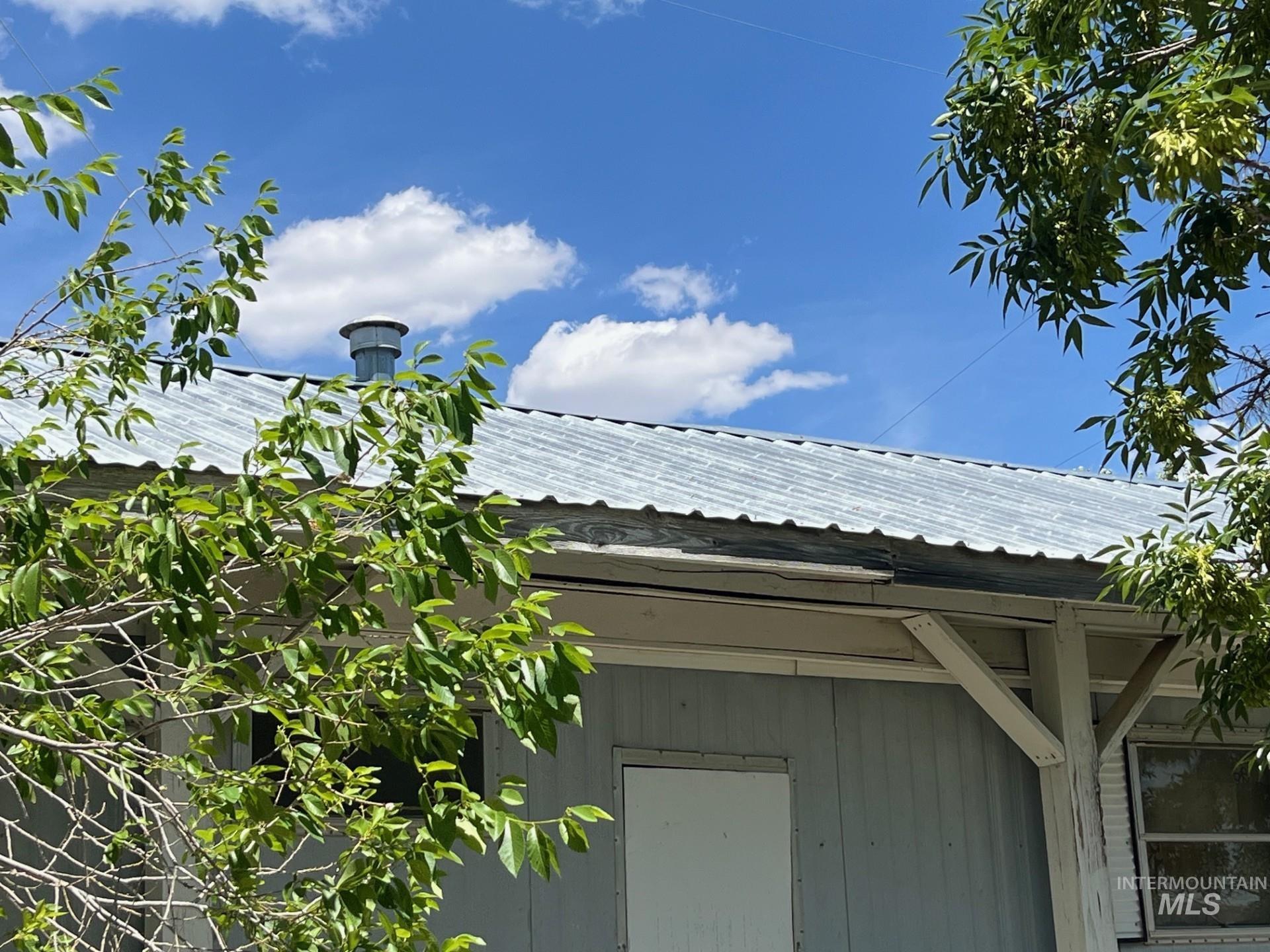 106 + 108 Gates Rd., West Magic, Idaho 83352, 2 Bedrooms, 1 Bathroom, Residential For Sale, Price $159,000,MLS 98952847