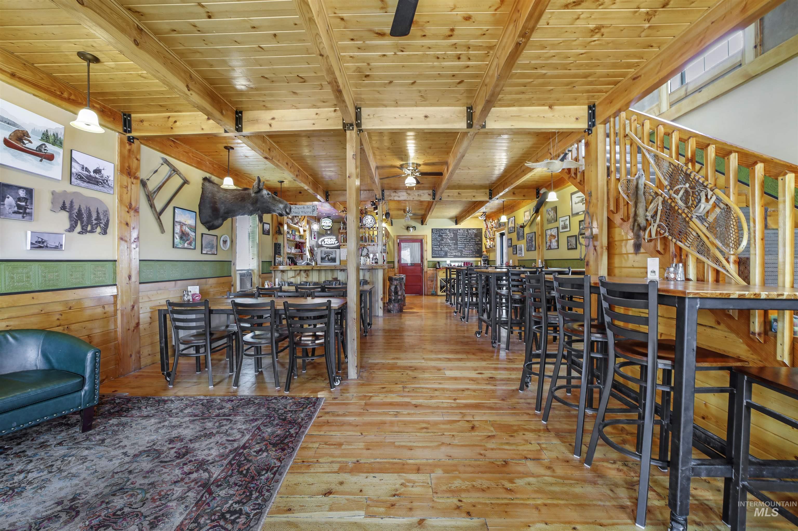 418 Spruce St, Mackay, Idaho 83251, 10 Bedrooms, 5 Rooms, Business/Commercial For Sale, Price $499,999,MLS 98952904