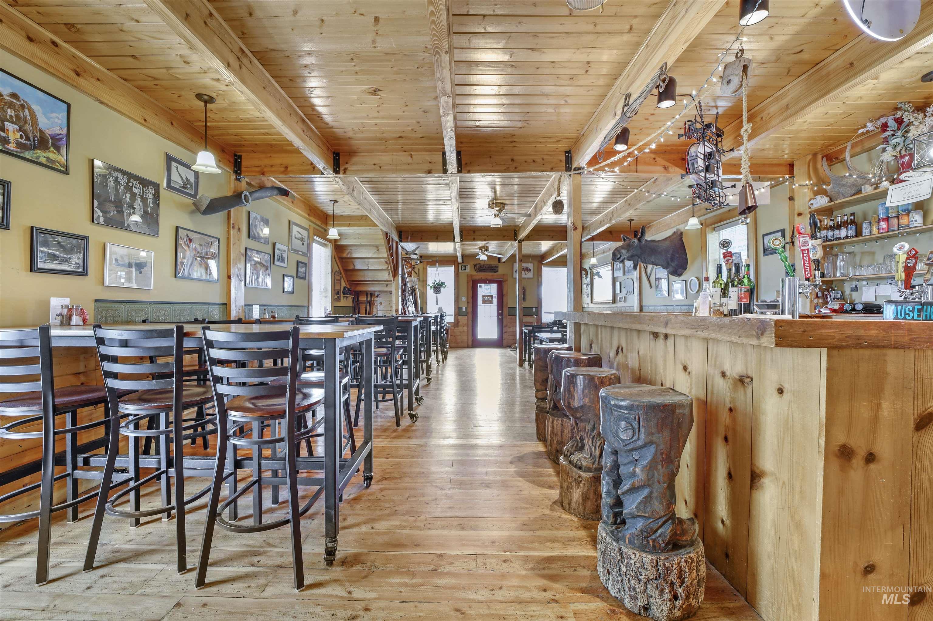 418 Spruce St, Mackay, Idaho 83251, 10 Bedrooms, 5 Rooms, Business/Commercial For Sale, Price $499,999,MLS 98952904