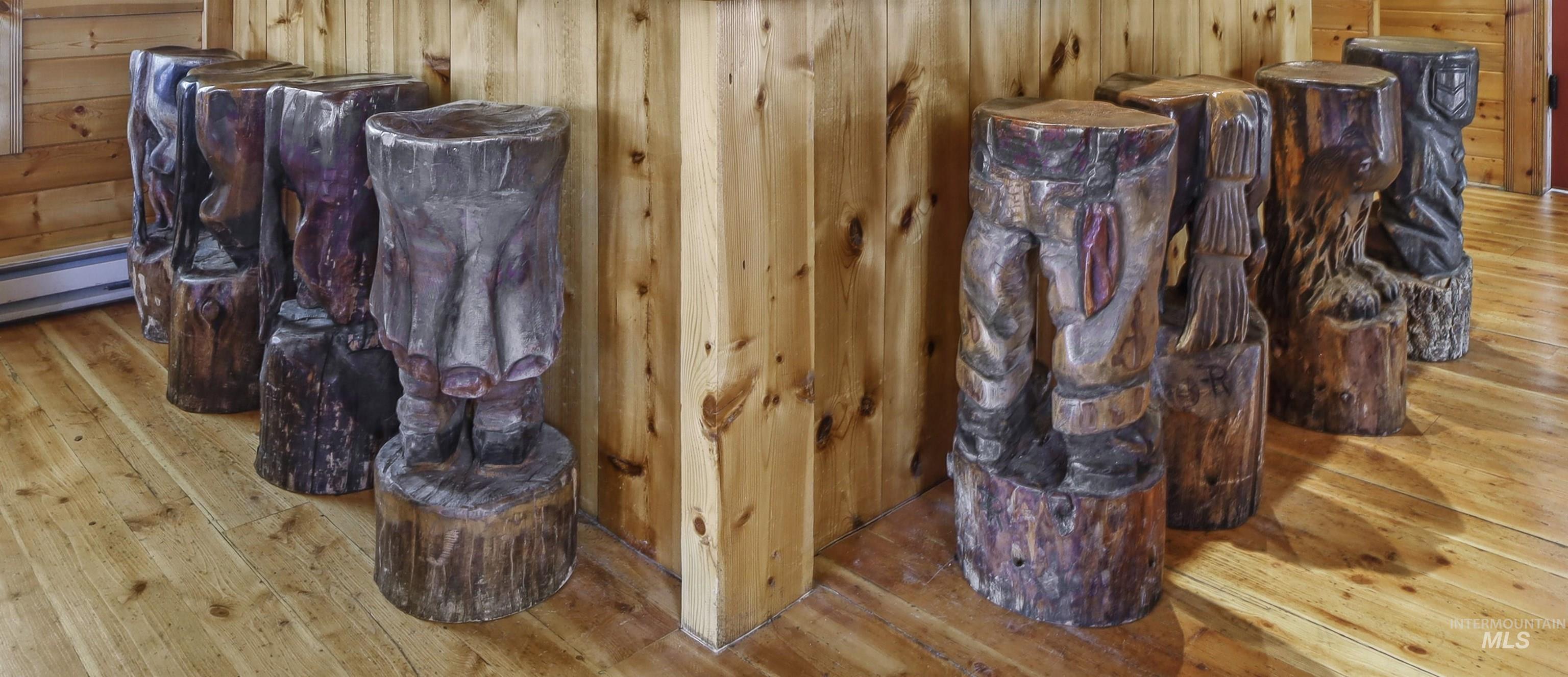 418 Spruce St, Mackay, Idaho 83251, 10 Bedrooms, 5 Rooms, Business/Commercial For Sale, Price $499,999,MLS 98952905