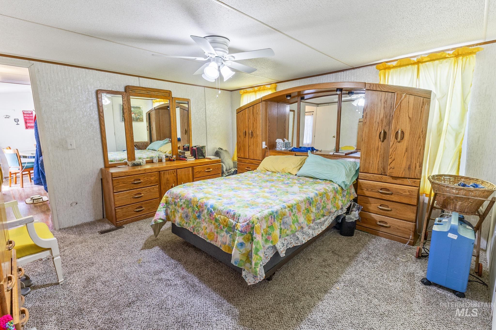 1401 N Midland, Nampa, Idaho 83651, 3 Bedrooms, 2 Bathrooms, Residential For Sale, Price $99,900, 98952912