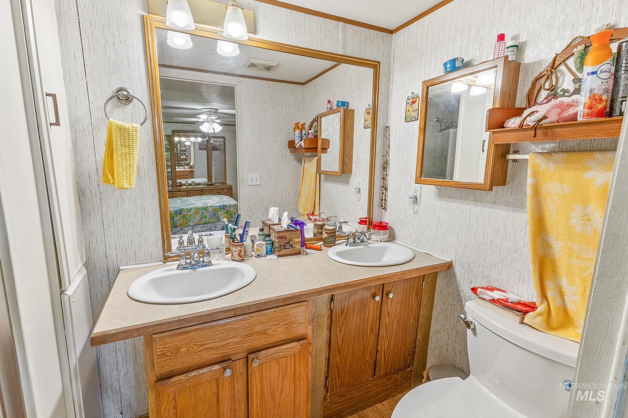 1401 N Midland, Nampa, Idaho 83651, 3 Bedrooms, 2 Bathrooms, Residential For Sale, Price $99,900, 98952912