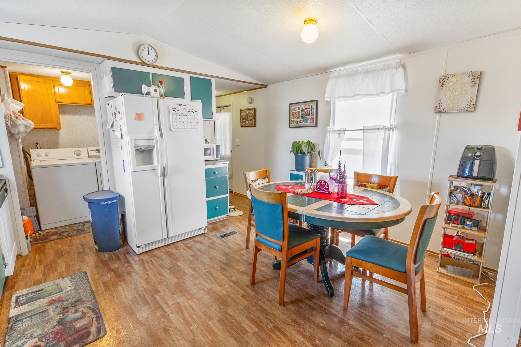 1401 N Midland, Nampa, Idaho 83651, 3 Bedrooms, 2 Bathrooms, Residential For Sale, Price $99,900, 98952912