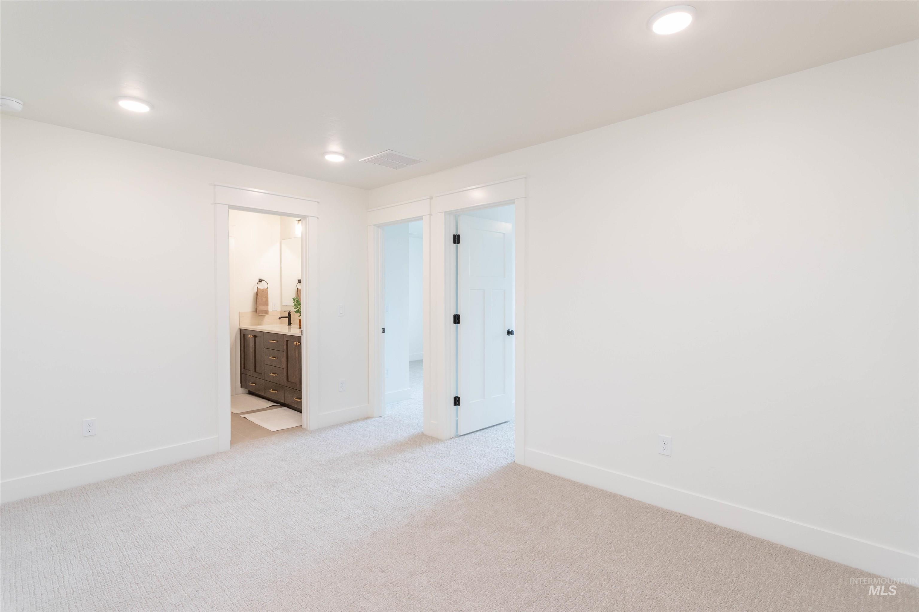 6186 N Holly Springs Ln, Eagle, Idaho 83616, 3 Bedrooms, 2.5 Bathrooms, Residential For Sale, Price $449,900,MLS 98952933