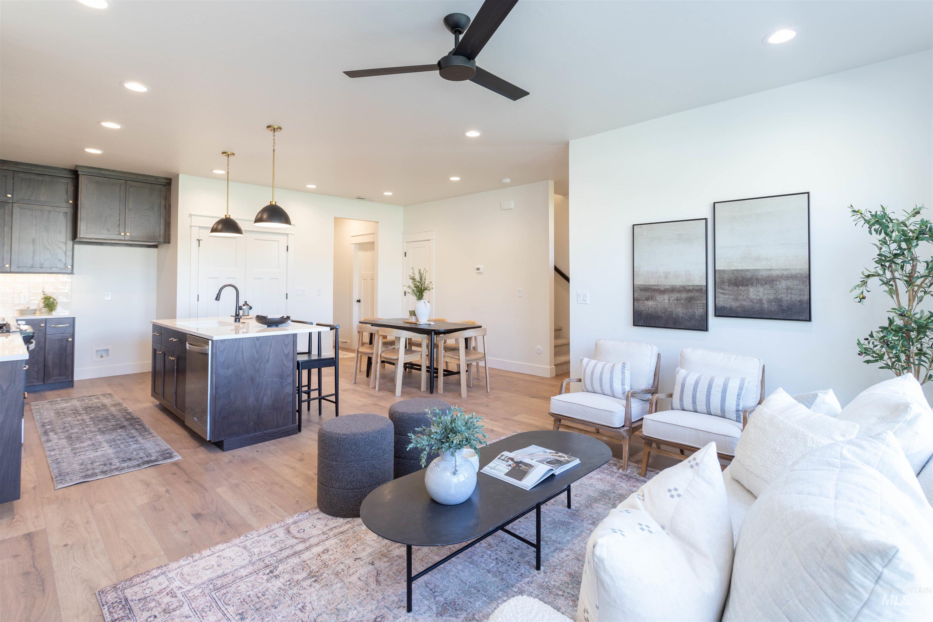 6186 N Holly Springs Ln, Eagle, Idaho 83616, 3 Bedrooms, 2.5 Bathrooms, Residential For Sale, Price $449,900,MLS 98952933