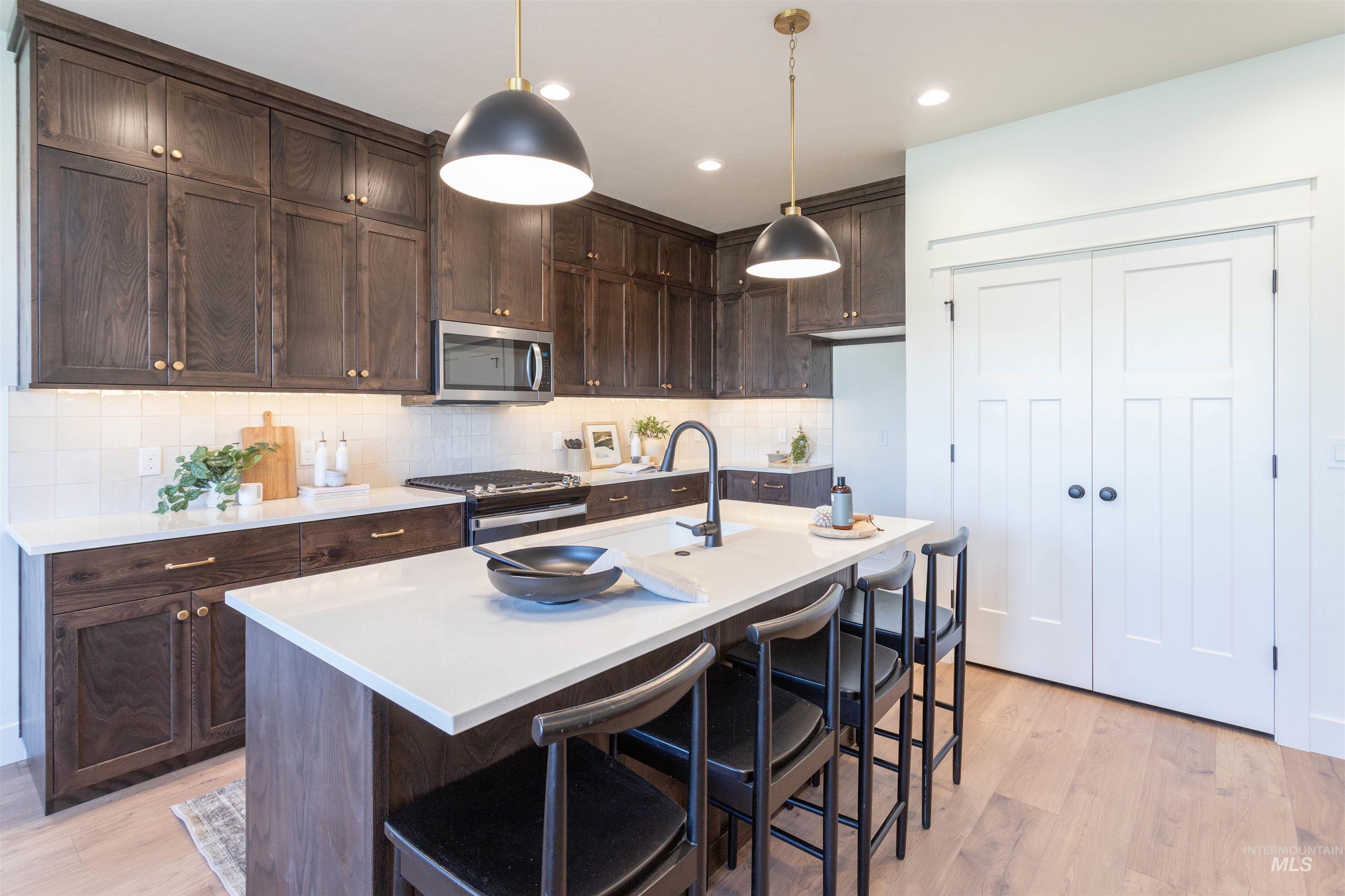 6186 N Holly Springs Ln, Eagle, Idaho 83616, 3 Bedrooms, 2.5 Bathrooms, Residential For Sale, Price $449,900,MLS 98952933