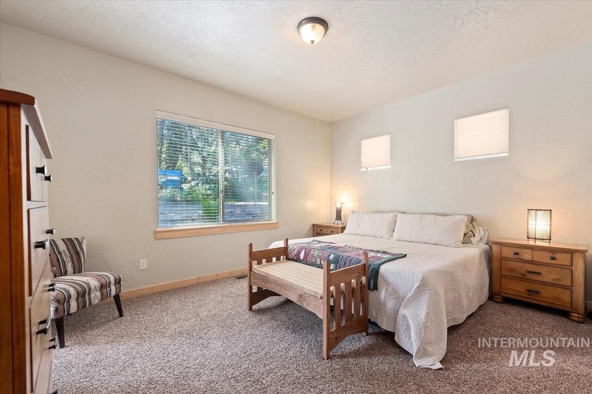 23 Waterline Ln, Cascade, Idaho 83611, 3 Bedrooms, 2 Bathrooms, Residential For Sale, Price $700,000,MLS 98952968