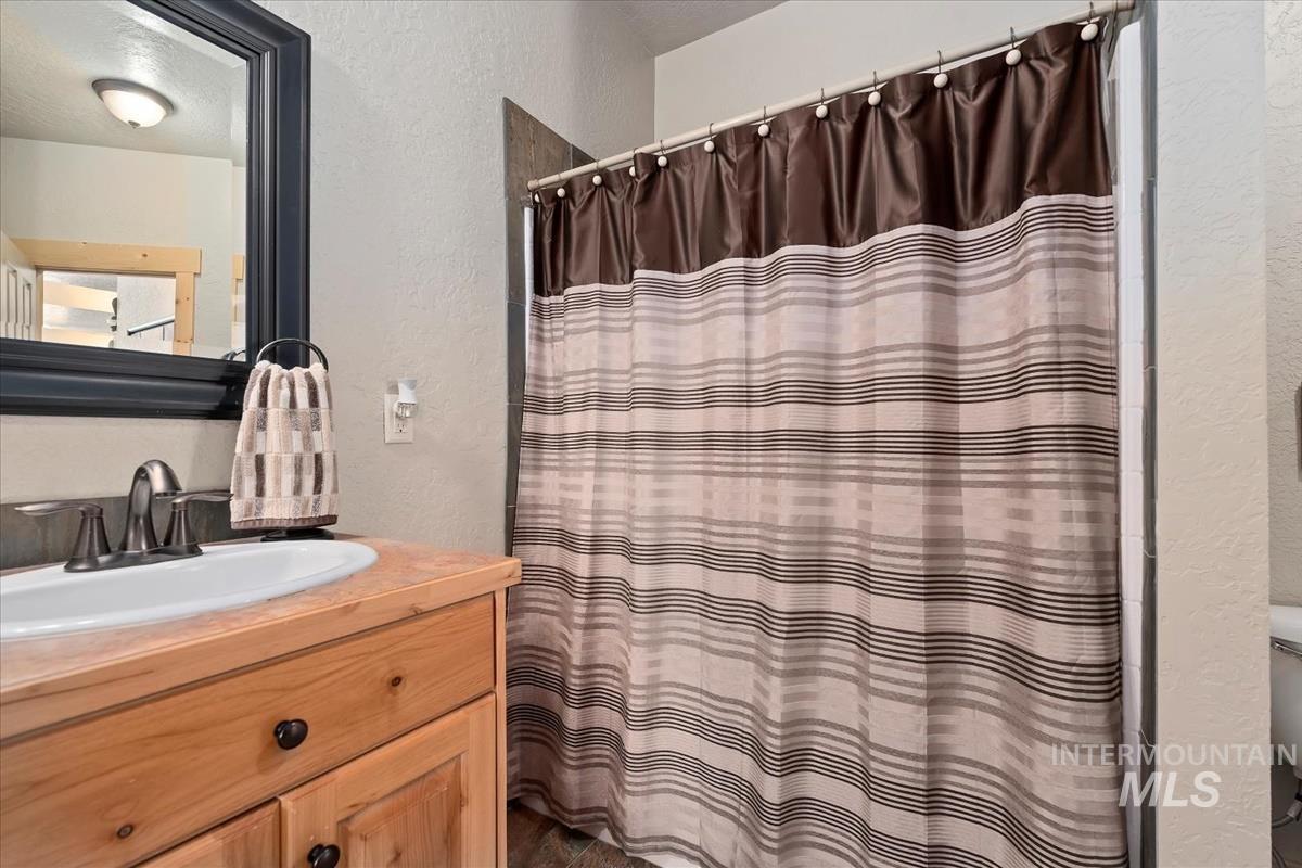 23 Waterline Ln, Cascade, Idaho 83611, 3 Bedrooms, 2 Bathrooms, Residential For Sale, Price $700,000,MLS 98952968