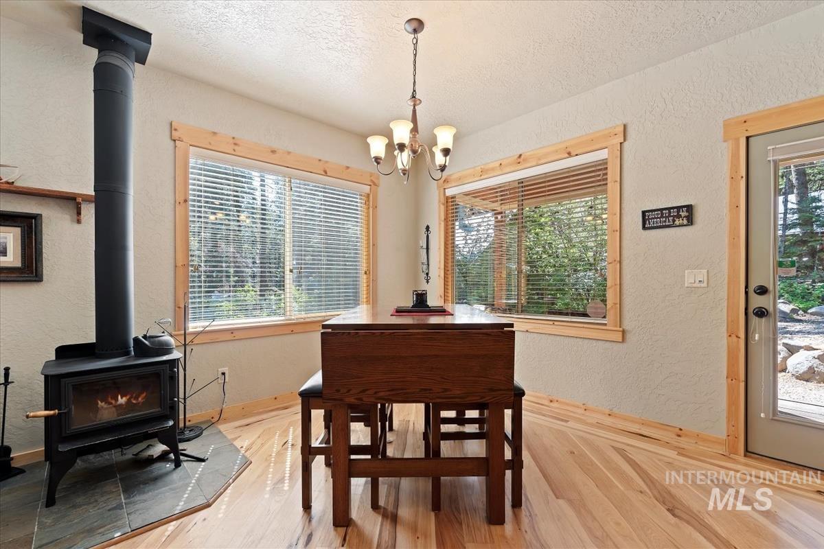 23 Waterline Ln, Cascade, Idaho 83611, 3 Bedrooms, 2 Bathrooms, Residential For Sale, Price $700,000,MLS 98952968