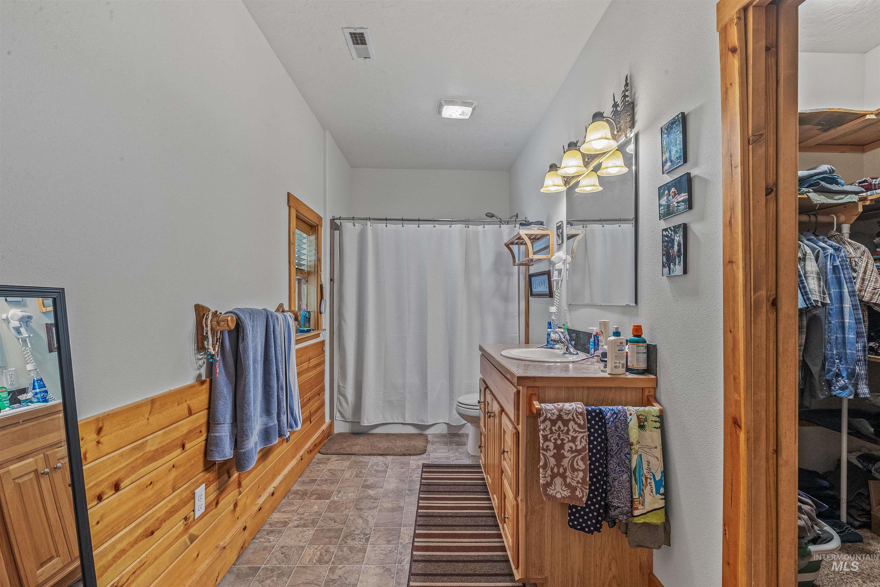 302 Berger St, Riggins, Idaho 83549, 3 Bedrooms, 3 Bathrooms, Residential Income For Sale, Price $1,300,000,MLS 98953017