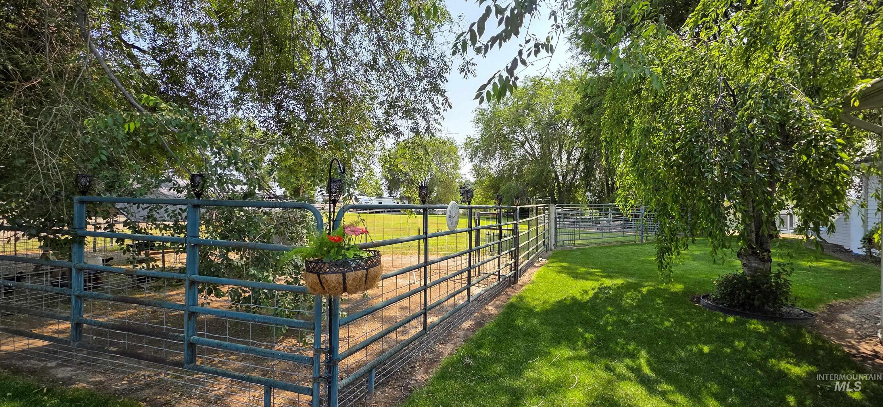 15831 Richway Dr, Caldwell, Idaho 83607, 3 Bedrooms, 2 Bathrooms, Residential For Sale, Price $420,000,MLS 98953037