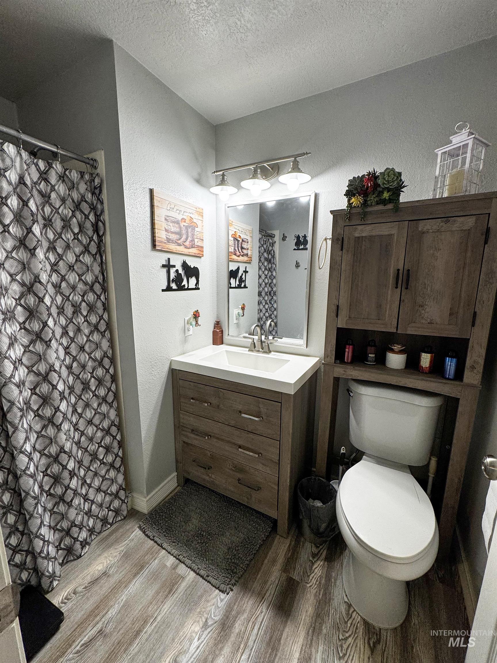 15831 Richway Dr, Caldwell, Idaho 83607, 3 Bedrooms, 2 Bathrooms, Residential For Sale, Price $420,000,MLS 98953037