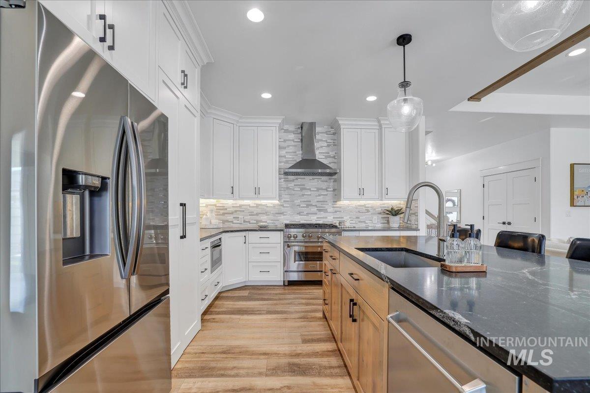 2078 Red Rock Way, Twin Falls, Idaho 83301, 5 Bedrooms, 3.5 Bathrooms, Residential For Sale, Price $699,000,MLS 98953044