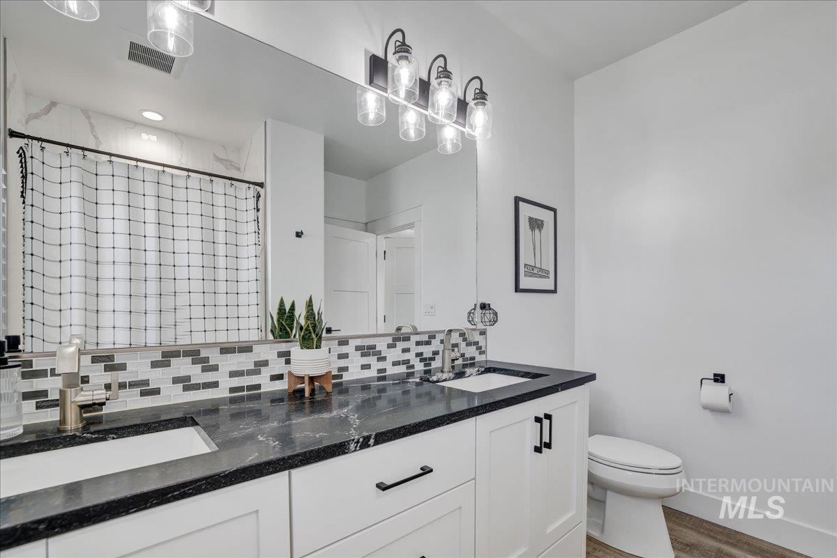 2078 Red Rock Way, Twin Falls, Idaho 83301, 5 Bedrooms, 3.5 Bathrooms, Residential For Sale, Price $699,000,MLS 98953044