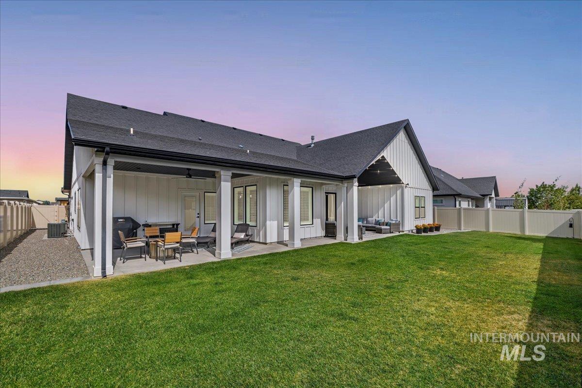 2078 Red Rock Way, Twin Falls, Idaho 83301, 5 Bedrooms, 3.5 Bathrooms, Residential For Sale, Price $699,000,MLS 98953044