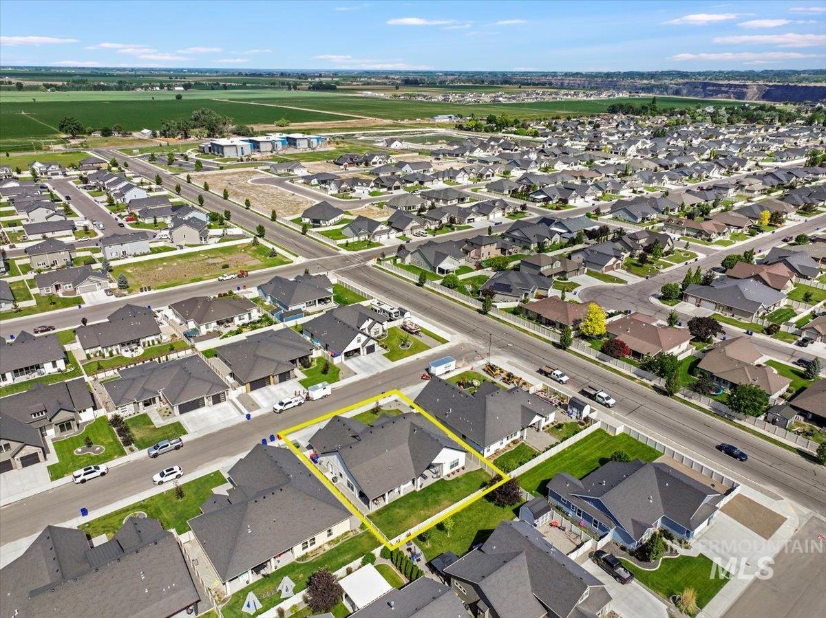 2078 Red Rock Way, Twin Falls, Idaho 83301, 5 Bedrooms, 3.5 Bathrooms, Residential For Sale, Price $699,000,MLS 98953044