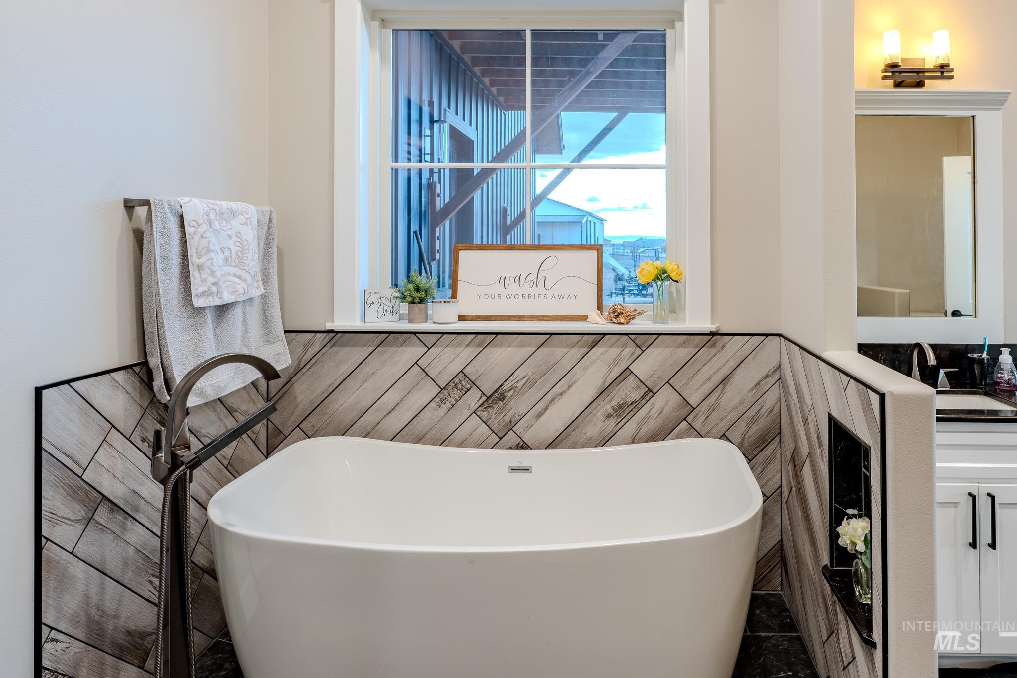 2244 Park Avenue, Lewiston, Idaho 83501, 6 Bedrooms, 7 Bathrooms, Residential For Sale, Price $1,450,000,MLS 98953102