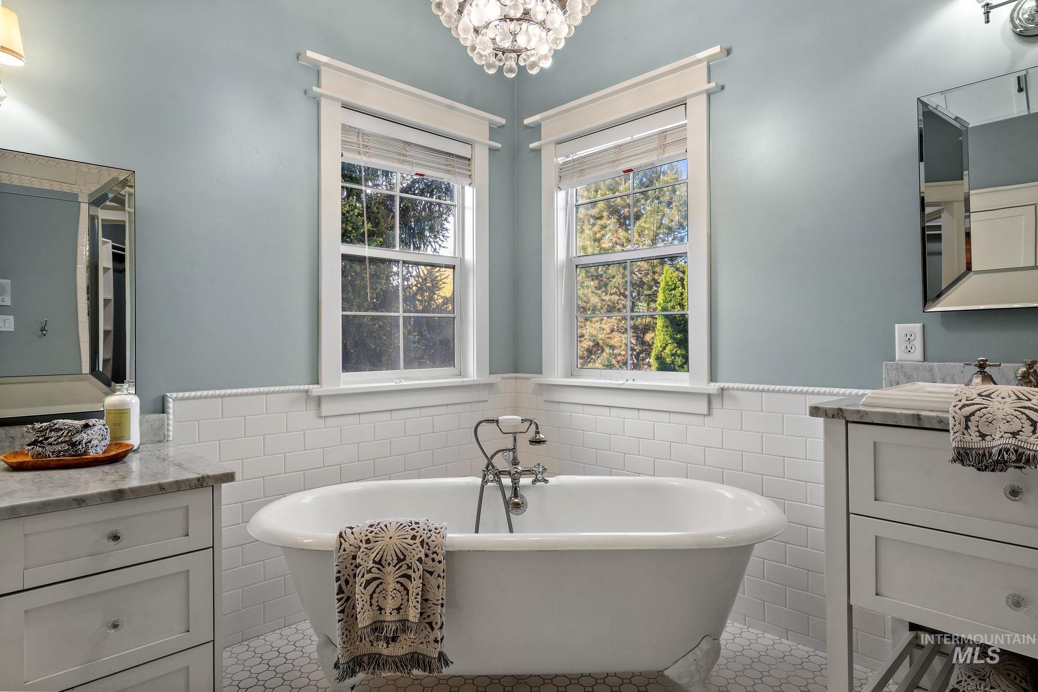 515 N Sierra View Dr, Eagle, Idaho 83616, 5 Bedrooms, 4.5 Bathrooms, Residential For Sale, Price $1,799,990,MLS 98953113