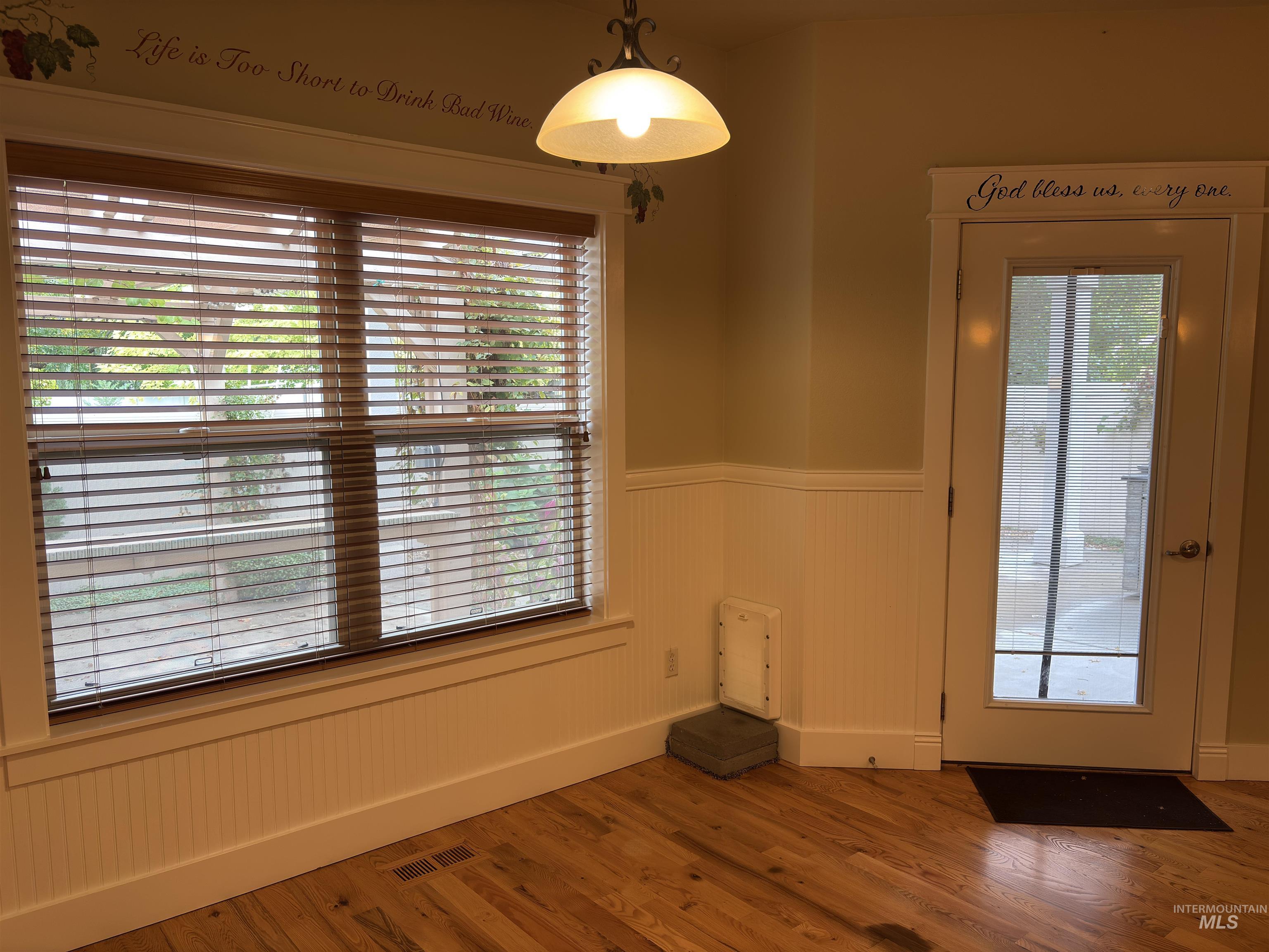 2310 W Herron Loop, Nampa, Idaho 83686, 3 Bedrooms, 2 Bathrooms, Residential For Sale, Price $474,900,MLS 98953130