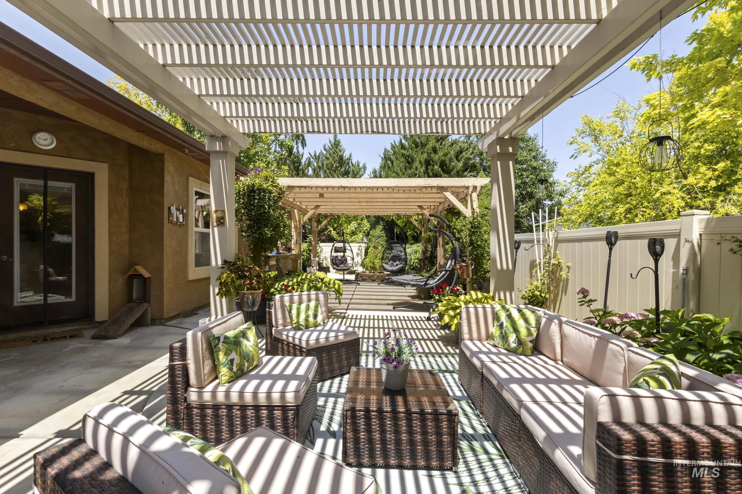 2310 W Herron Loop, Nampa, Idaho 83686, 3 Bedrooms, 2 Bathrooms, Residential For Sale, Price $474,900,MLS 98953130