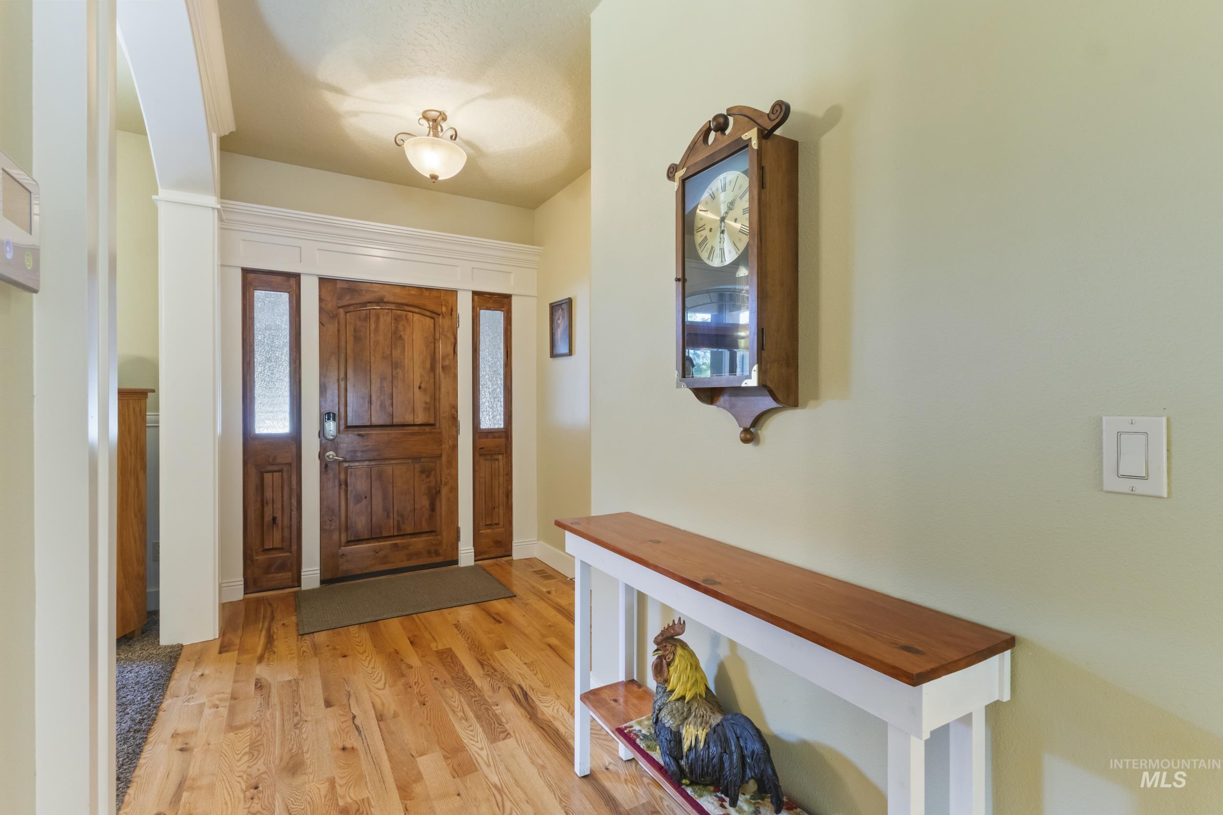 2310 W Herron Loop, Nampa, Idaho 83686, 3 Bedrooms, 2 Bathrooms, Residential For Sale, Price $474,900,MLS 98953130