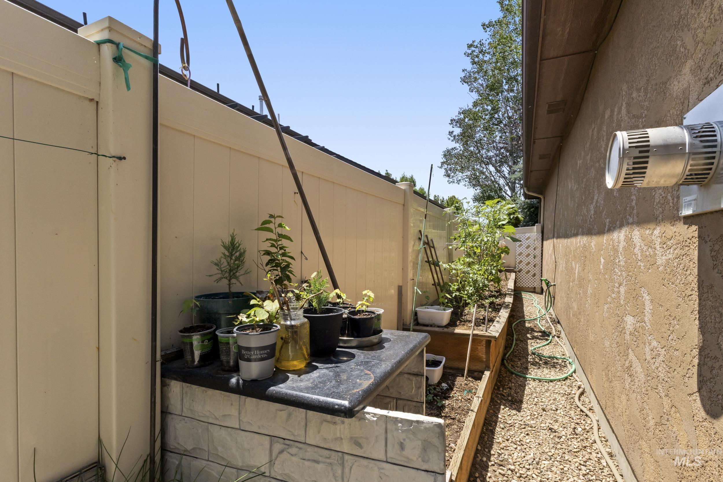 2310 W Herron Loop, Nampa, Idaho 83686, 3 Bedrooms, 2 Bathrooms, Residential For Sale, Price $474,900,MLS 98953130