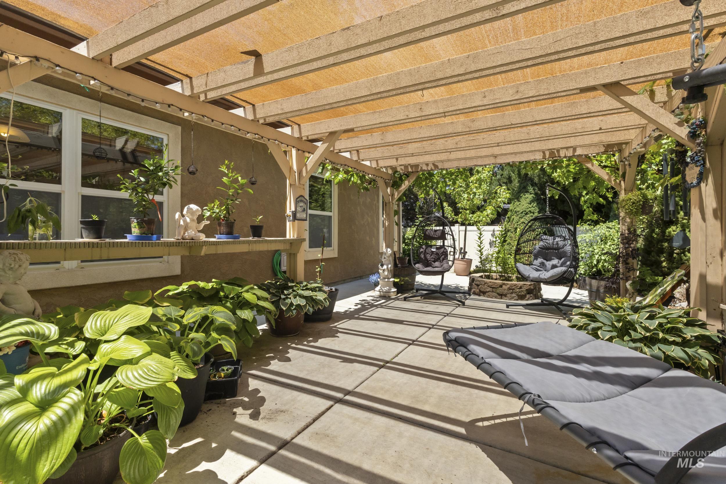 2310 W Herron Loop, Nampa, Idaho 83686, 3 Bedrooms, 2 Bathrooms, Residential For Sale, Price $474,900,MLS 98953130