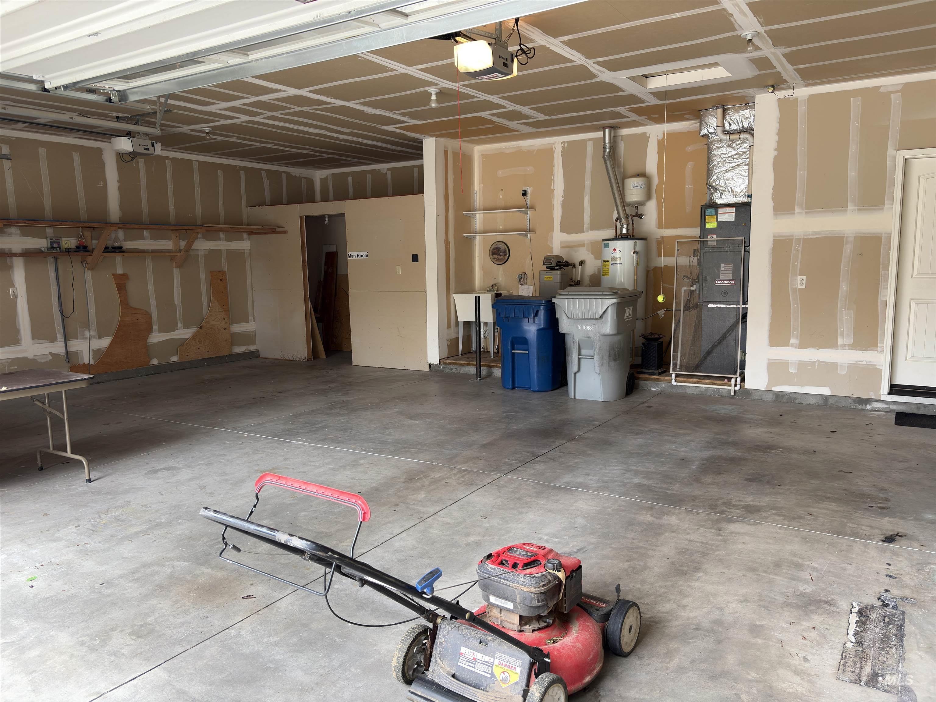 2310 W Herron Loop, Nampa, Idaho 83686, 3 Bedrooms, 2 Bathrooms, Residential For Sale, Price $474,900,MLS 98953130