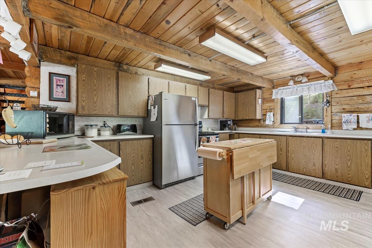 117 Alder Dr, Lowman, Idaho 83637, 4 Bedrooms, 2 Bathrooms, Residential For Sale, Price $575,000,MLS 98953414