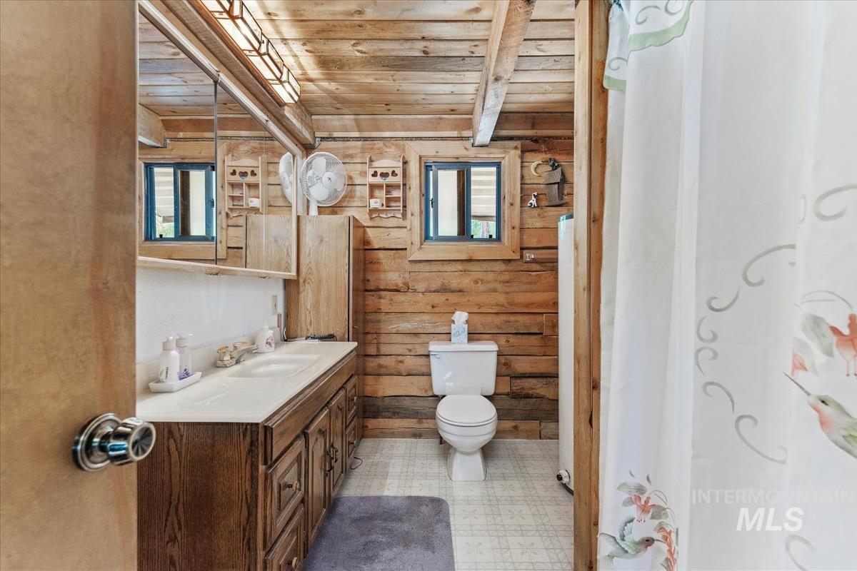 117 Alder Dr, Lowman, Idaho 83637, 4 Bedrooms, 2 Bathrooms, Residential For Sale, Price $575,000,MLS 98953414