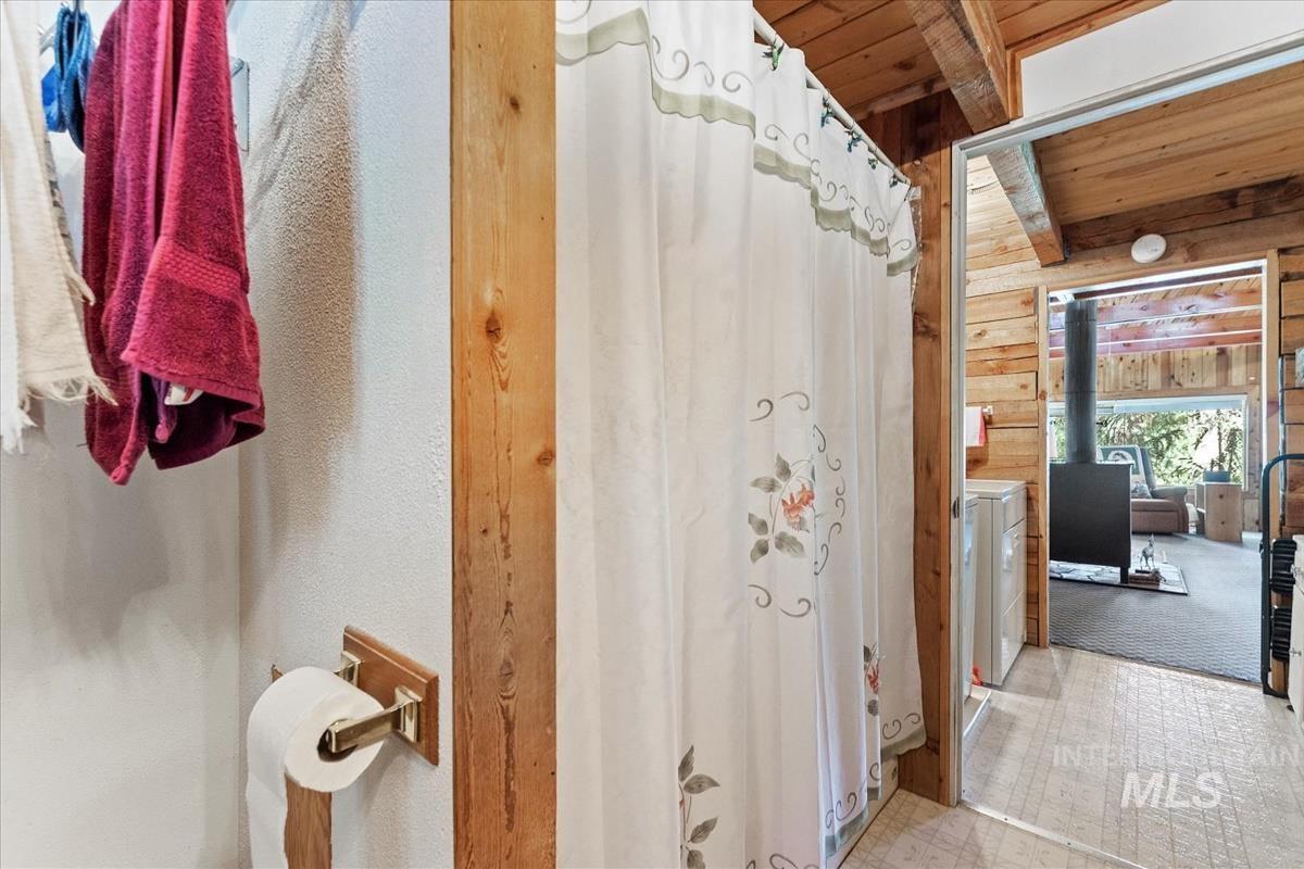 117 Alder Dr, Lowman, Idaho 83637, 4 Bedrooms, 2 Bathrooms, Residential For Sale, Price $575,000,MLS 98953414