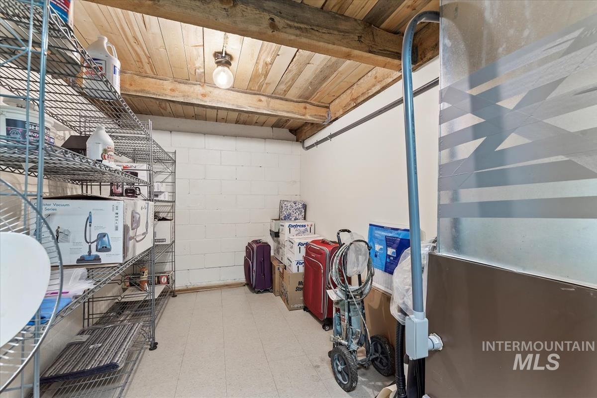 117 Alder Dr, Lowman, Idaho 83637, 4 Bedrooms, 2 Bathrooms, Residential For Sale, Price $575,000, 98953414