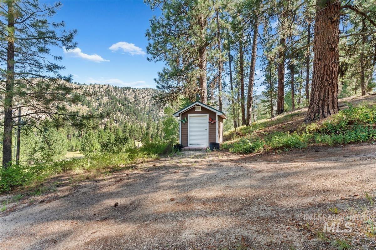 117 Alder Dr, Lowman, Idaho 83637, 4 Bedrooms, 2 Bathrooms, Residential For Sale, Price $575,000, 98953414