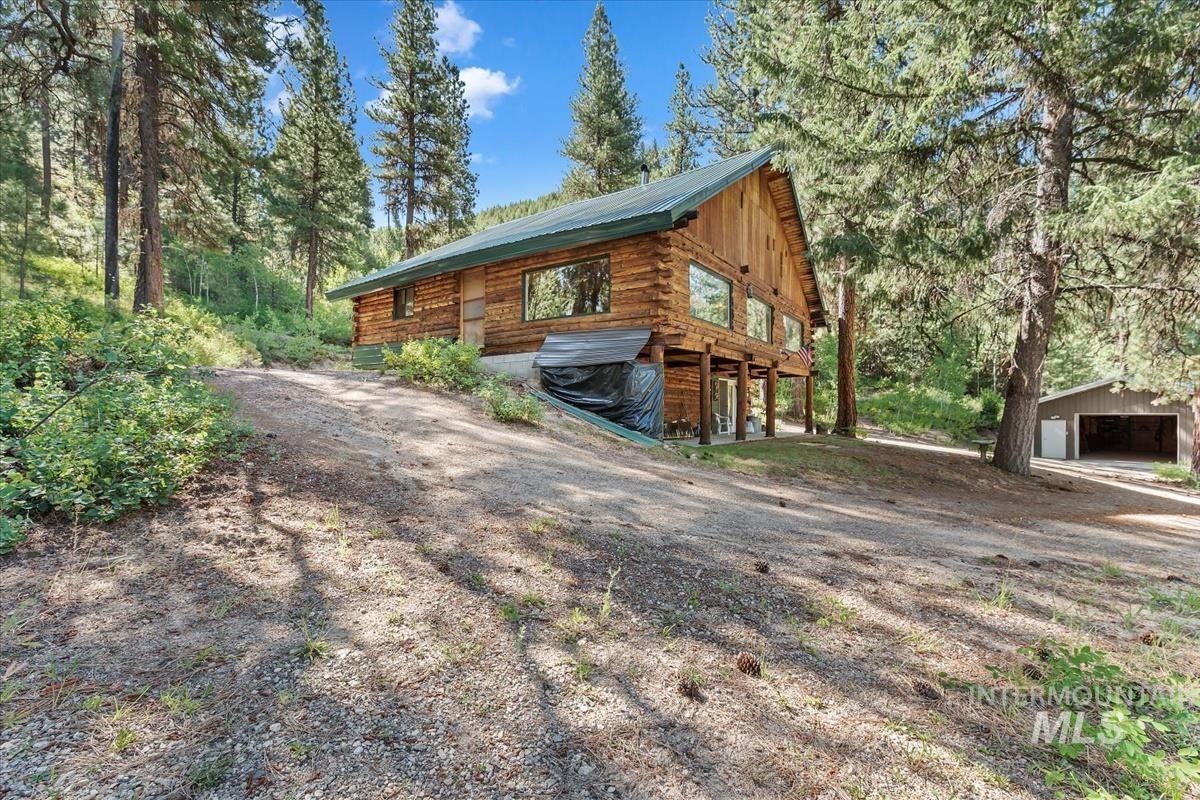 117 Alder Dr, Lowman, Idaho 83637, 4 Bedrooms, 2 Bathrooms, Residential For Sale, Price $575,000, 98953414