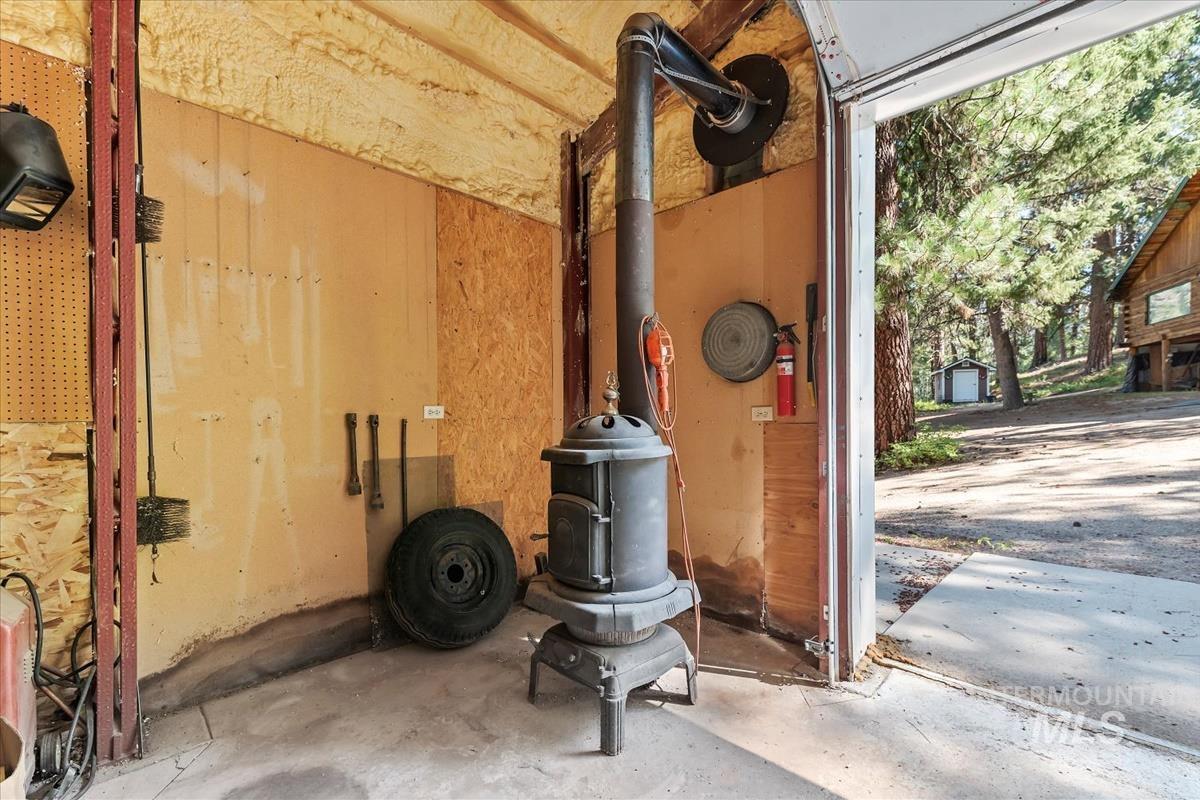 117 Alder Dr, Lowman, Idaho 83637, 4 Bedrooms, 2 Bathrooms, Residential For Sale, Price $575,000,MLS 98953414