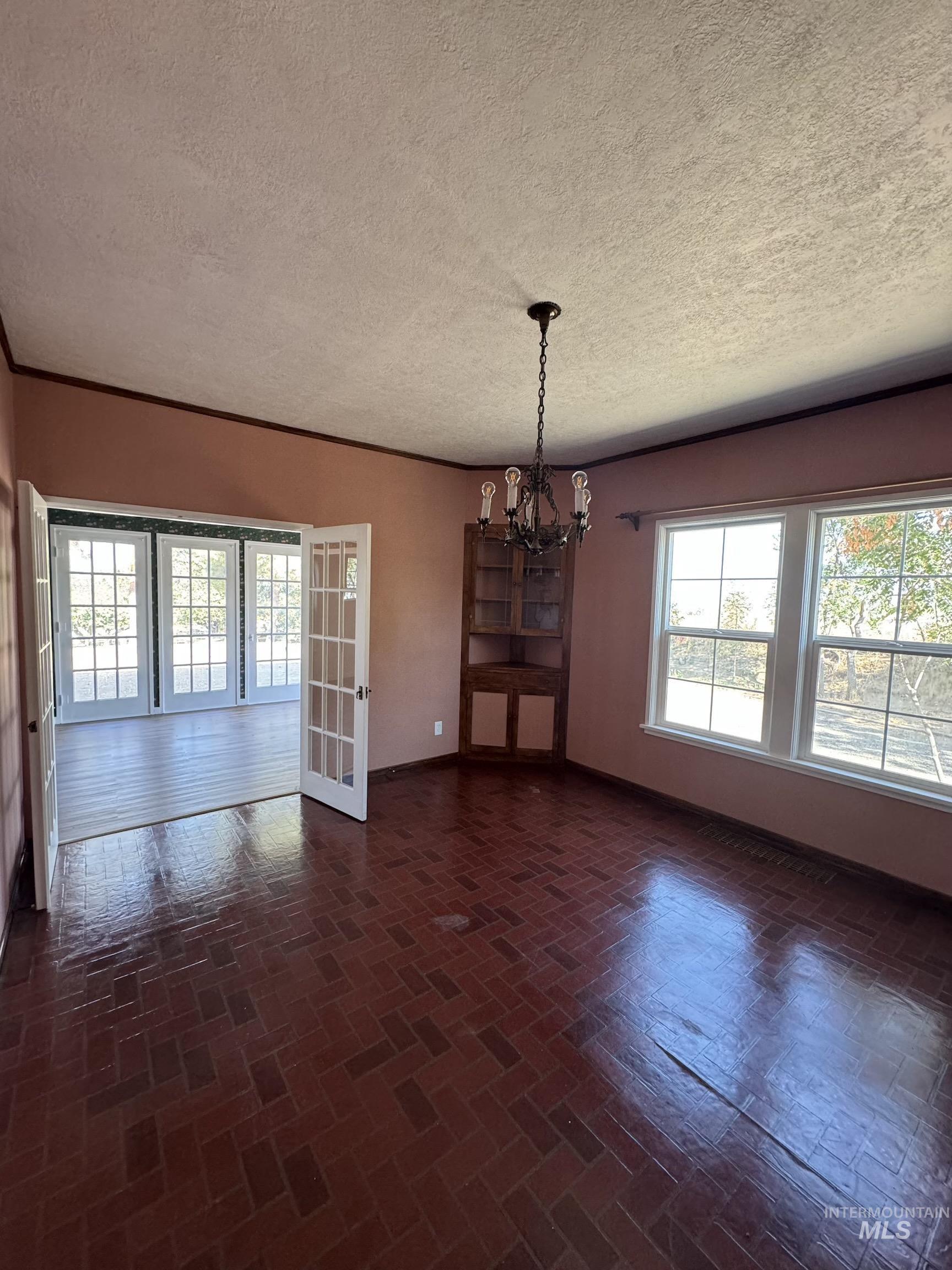 729 Morgan Ave, Ontario, Oregon 97914, 5 Bedrooms, 3 Bathrooms, Residential For Sale, Price $674,900, 98953445