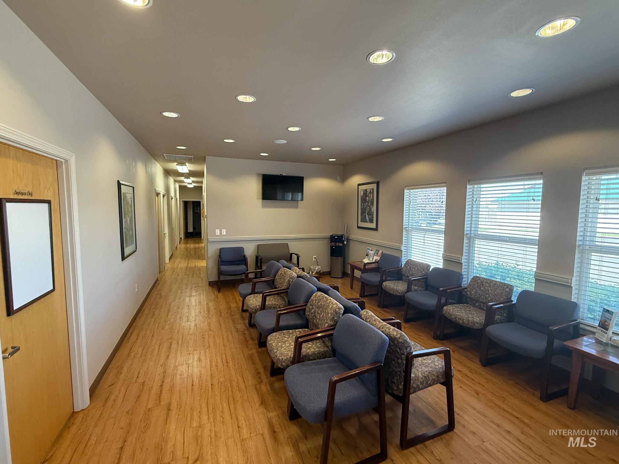 811 NW 12th St, Fruitland, Idaho 83619, 10 Rooms, Business/Commercial For Sale, Price $55,200,MLS 98953449