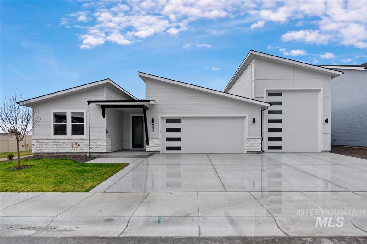 6227 S Corsican, Meridian, Idaho 83642, 3 Bedrooms, 2 Bathrooms, Residential For Sale, Price $649,900,MLS 98953472
