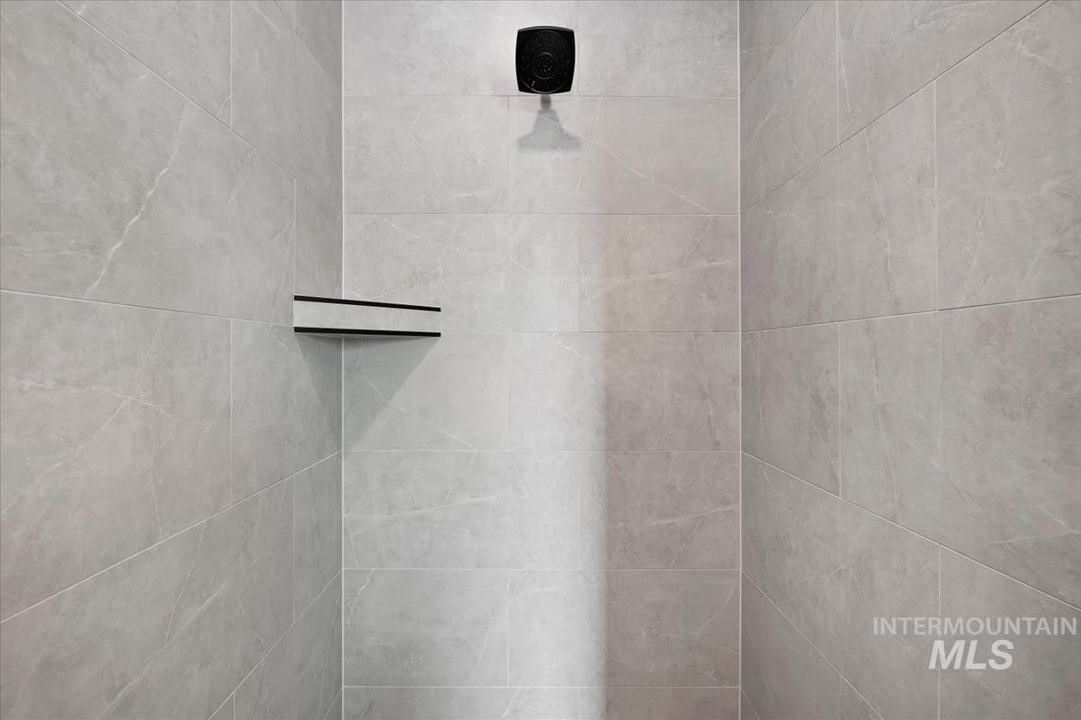 6227 S Corsican, Meridian, Idaho 83642, 3 Bedrooms, 2 Bathrooms, Residential For Sale, Price $649,900,MLS 98953472