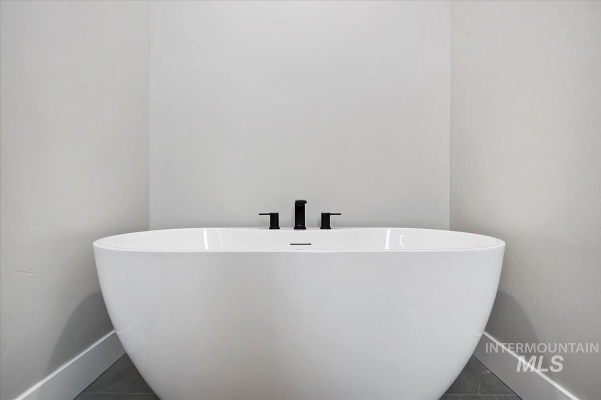 6227 S Corsican, Meridian, Idaho 83642, 3 Bedrooms, 2 Bathrooms, Residential For Sale, Price $649,900,MLS 98953472