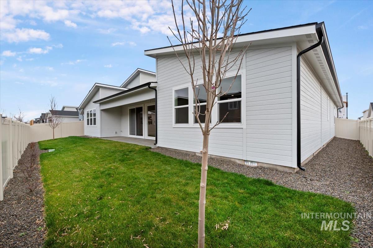 6227 S Corsican, Meridian, Idaho 83642, 3 Bedrooms, 2 Bathrooms, Residential For Sale, Price $649,900,MLS 98953472