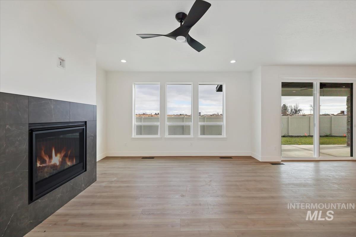 2702 W Gidran, Meridian, Idaho 83642, 5 Bedrooms, 2.5 Bathrooms, Residential For Sale, Price $679,900,MLS 98953475