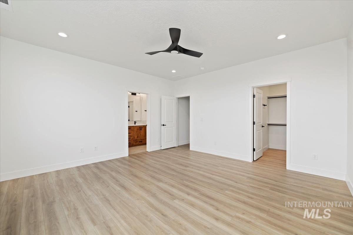 2702 W Gidran, Meridian, Idaho 83642, 5 Bedrooms, 2.5 Bathrooms, Residential For Sale, Price $679,900,MLS 98953475