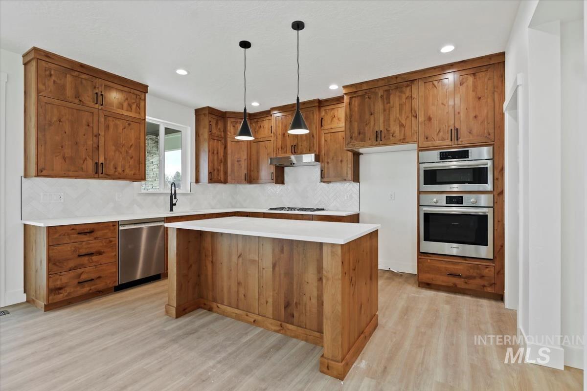 2702 W Gidran, Meridian, Idaho 83642, 5 Bedrooms, 2.5 Bathrooms, Residential For Sale, Price $679,900,MLS 98953475